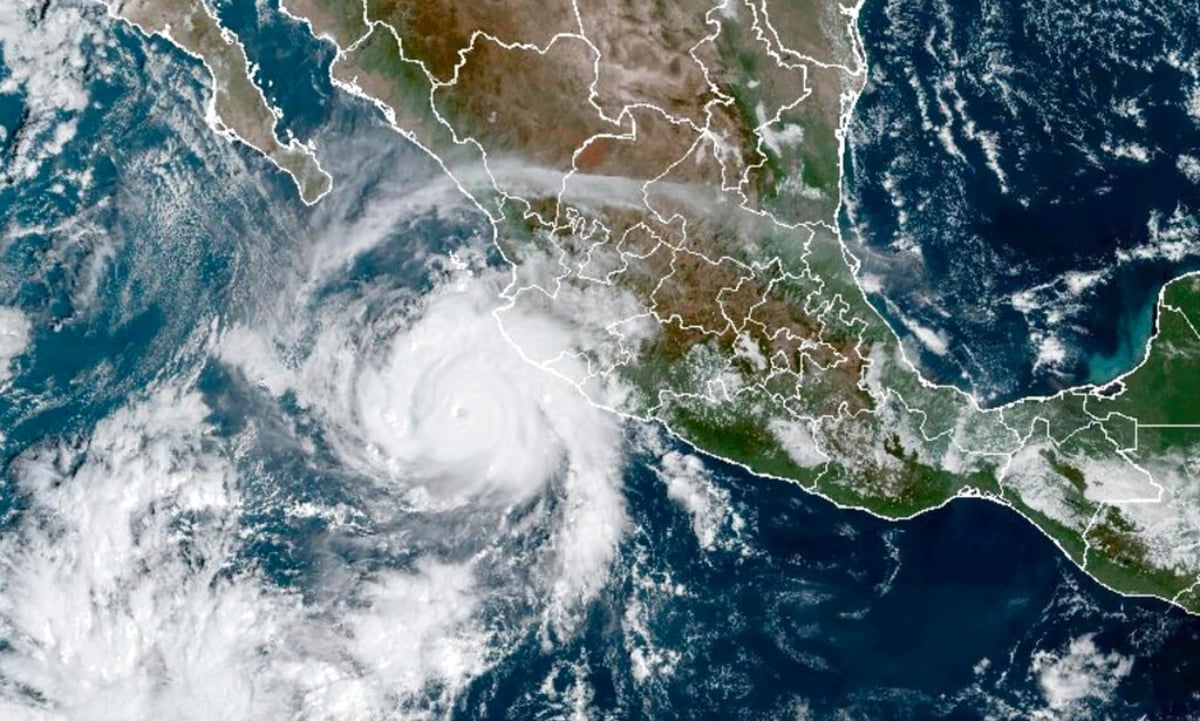 Anuncian ayuda tras paso del huracán Ian en Florida