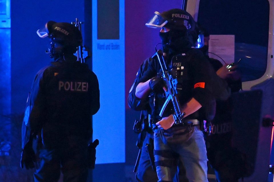 Ataque deja ocho muertos en salón de Testigos de Jehová en Alemania (VIDEO)