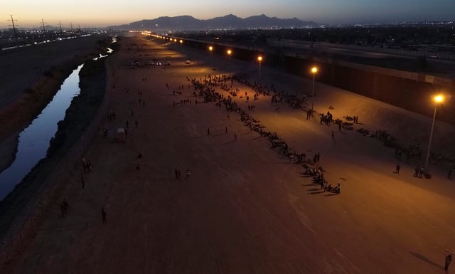 A judge blocks asylum limits at the US-Mexico border