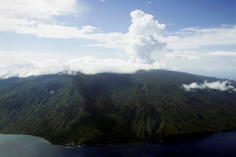 Sismo de magnitud 7,7 en el Pacífico crea pequeño tsunami ante Vanuatu (VIDEO)