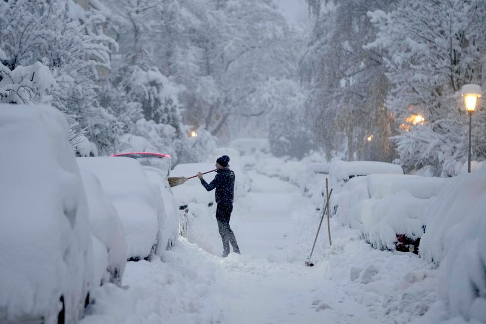 tormenta Pía, árbol de Navidad, mujer muerta, mercado navideño, mundonow