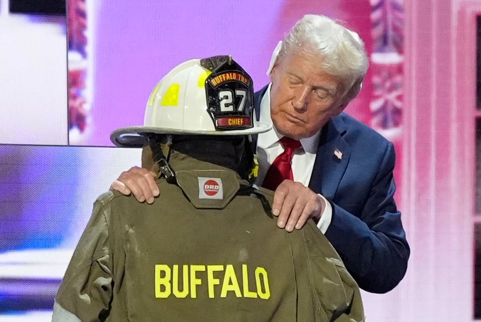 Comperatore, homenajes, estados unidos, homenaje de trump, us, viral
