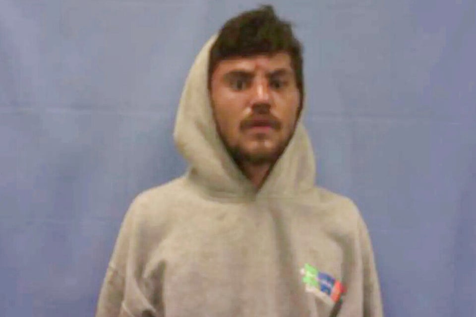 Policías Arkansas golpean hombre