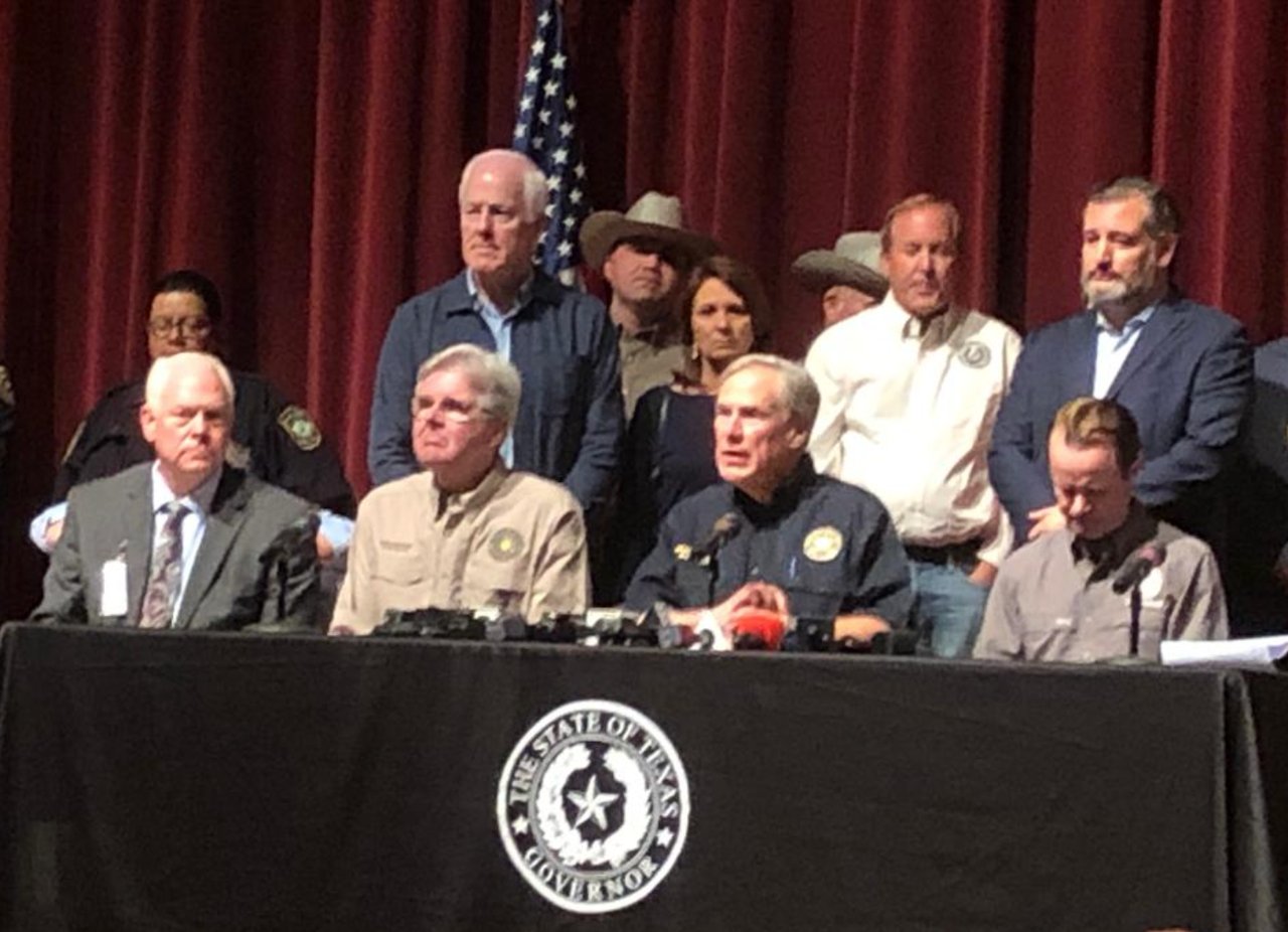 Greg Abbott, gobernador de Texas, propone comités tras masacre en Uvalde