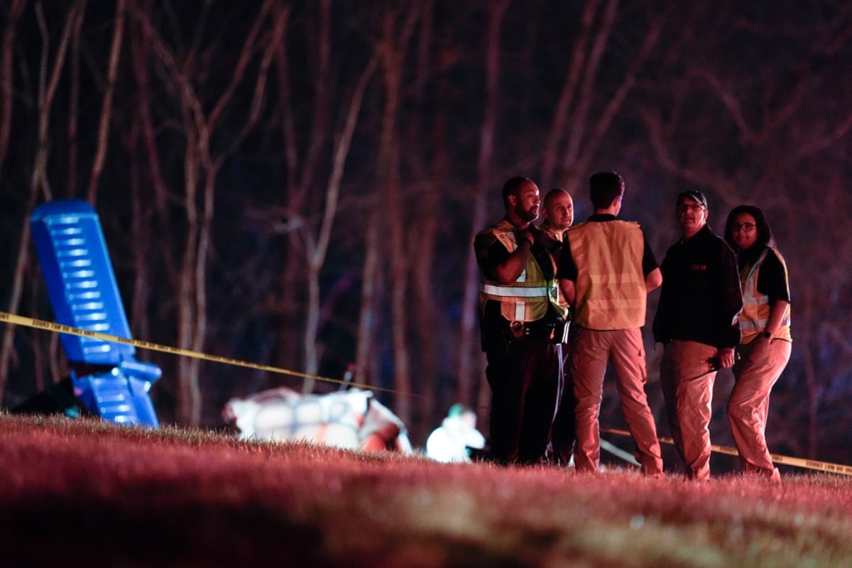 Small plane crashes, Nashville, five are killed