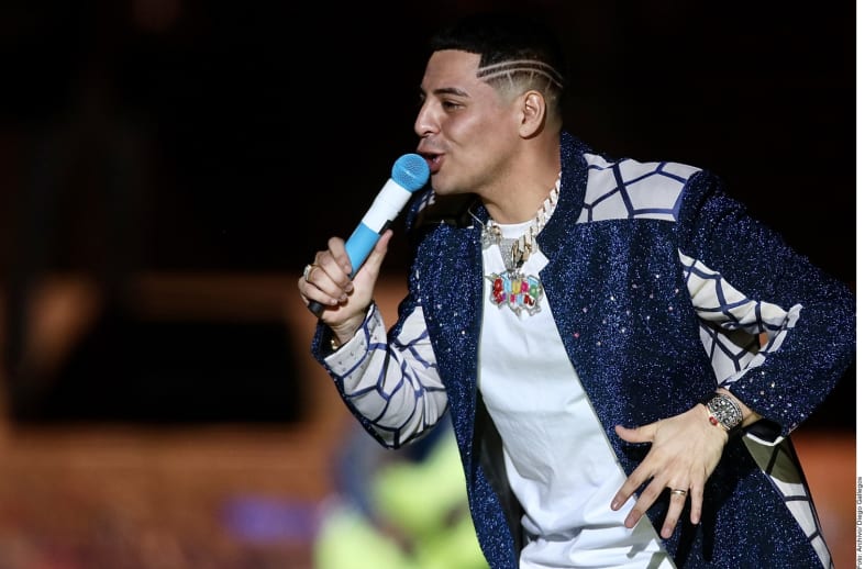 Eduin Caz debuts a new look and is harshly criticized