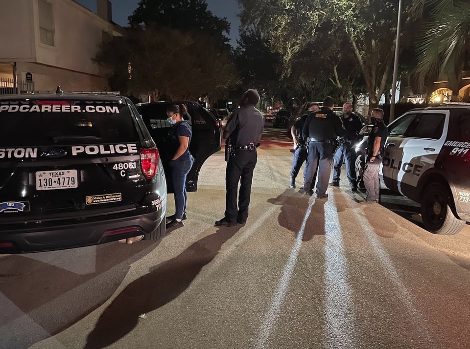 La joven no le permitió a su novio drogarse en su casa