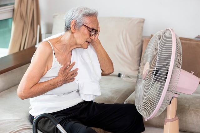 Adultos mayores enfrentan calor extremo sin aire acondicionado en Texas