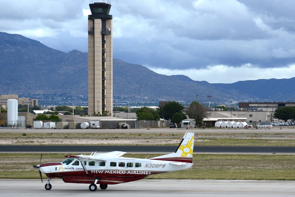 Reportan emergencia en aeropuerto de Albuquerque por amenaza de seguridad