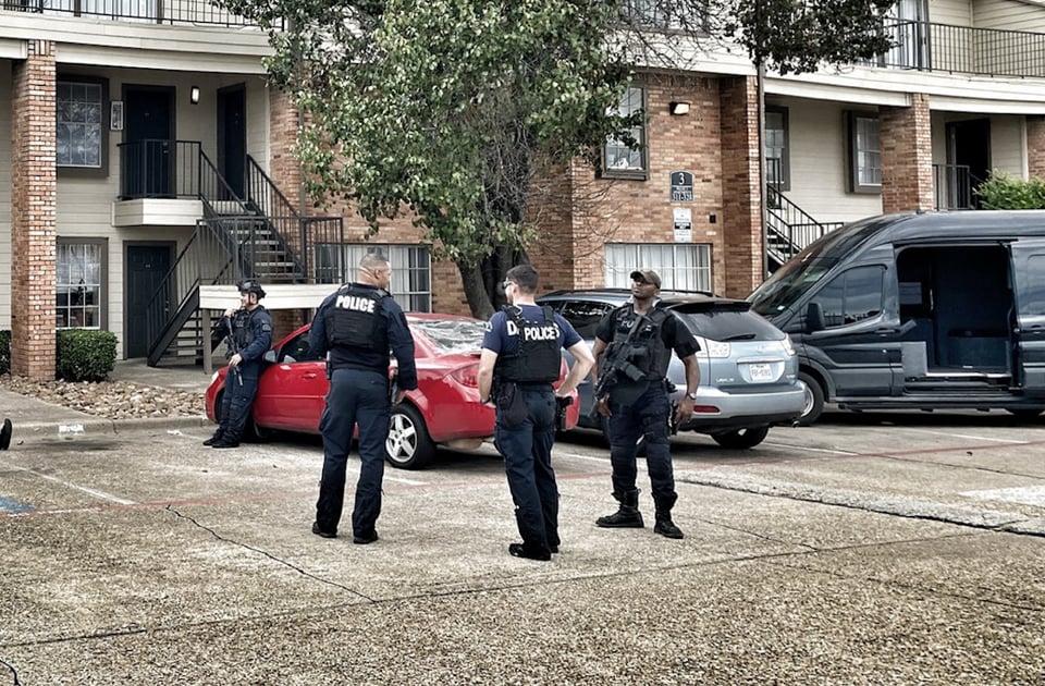 adolescente, luto, muerte, balazos, pistola