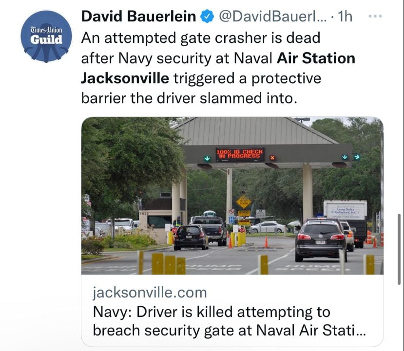 ¿Por qué 'atacó' la base militar?