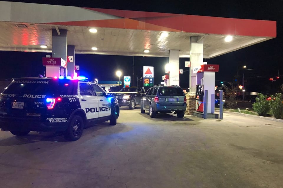  policía, fugitivo, orden de arresto, brutal, MundoNOW