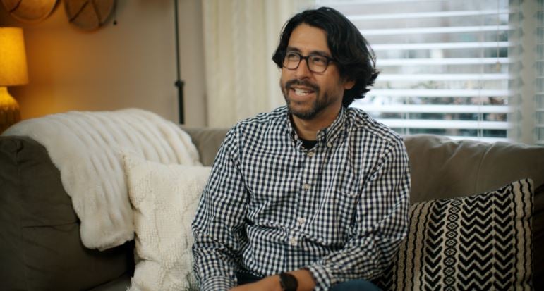Alberto is a Mexican who fell in love with an American after a dance in a bar in Guanajuato