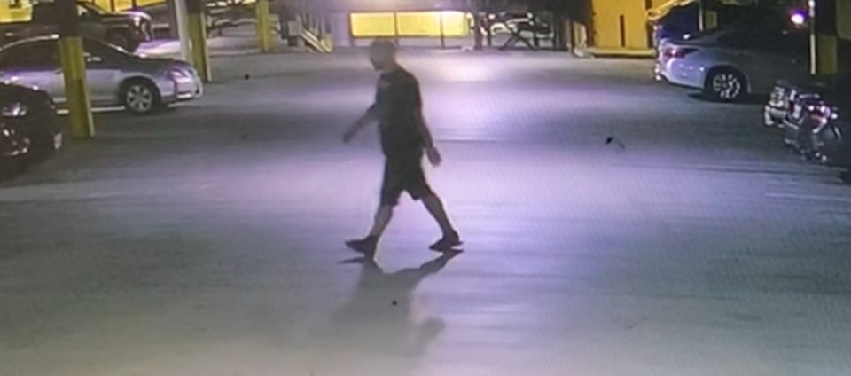 suspicious, man walking in parking lot, Houston, Texas, MundoNOW