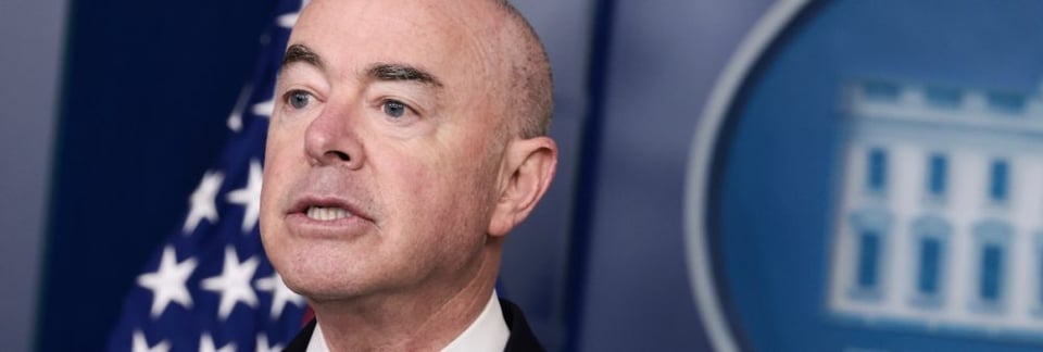 El DHS emite nuevas pautas de arresto y deportación a los agentes de ICE