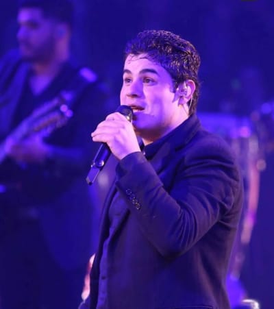 Alfredo Olivas, cantante, concierto, micrófono, MundoNOW