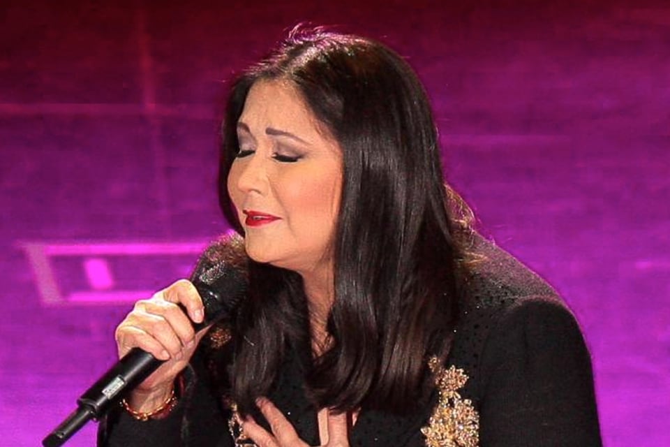 Ana Gabriel sufre problemas de salud durante concierto en México