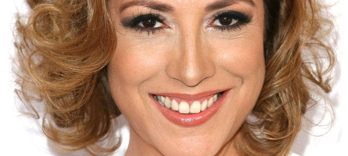 Ana Patricia Candiani, former Telemundo host, confesses that she has COVID and makes a dramatic call