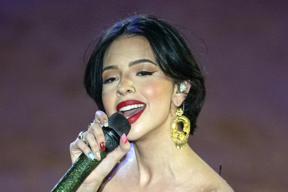 Qué agonía, Yuridia, René Humberto Lau, Equinoccio Records, MundoNOW