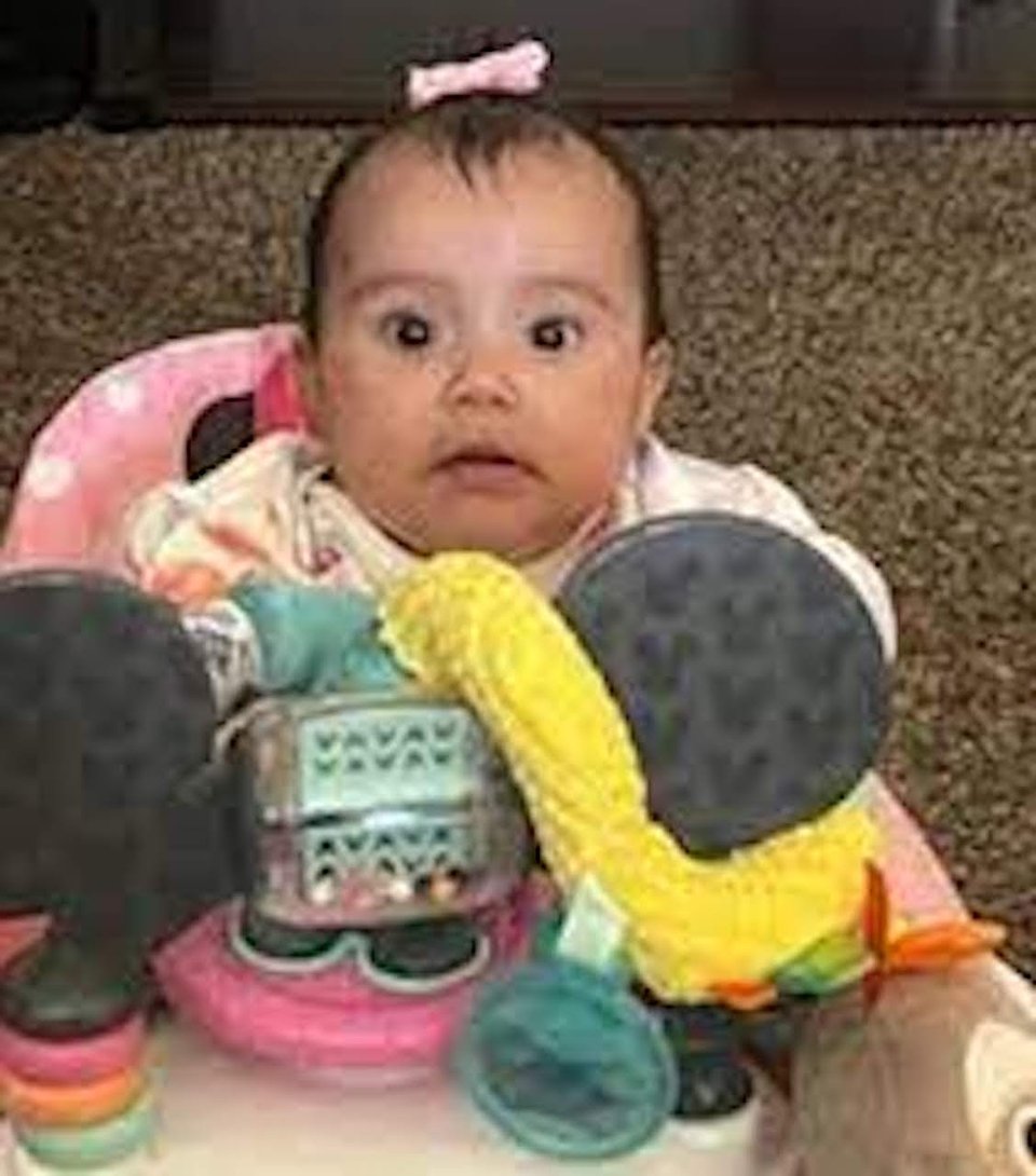 La bebé se encuentra en grave peligro con su madre biológica