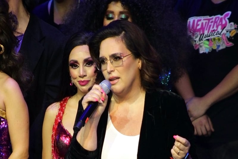 Angélica Vale deaths of family, paternal grandmother, Elvira Castilla Herrera, MundoNOW, interview