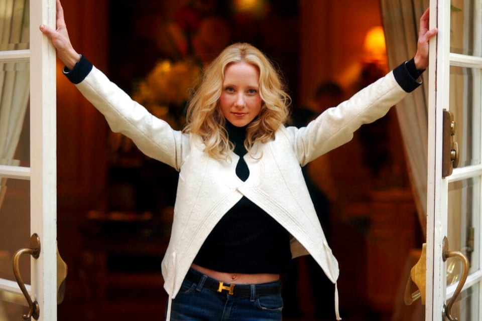 Muere la actriz Anne Heche; fue desconectada tras terrible accidente (FOTOS)