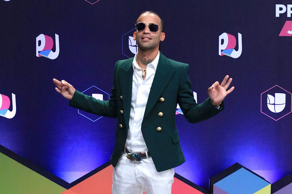 cantante,, estrella, latinoamericano, balada, éxitos, alfombra roja