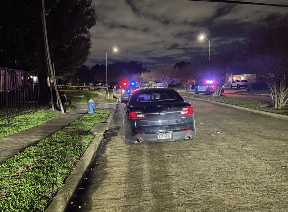 carro negro, escena del crimen, patrulla, policía, MundoNOW