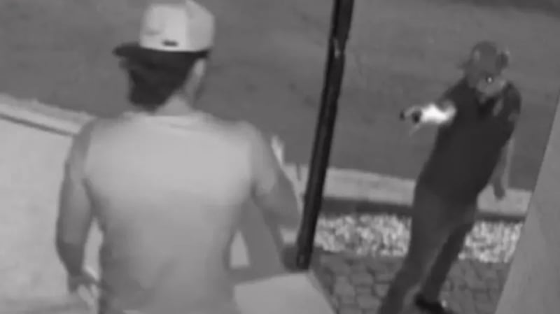 Crónica: Madre de hombre baleado en restaurante rompe el silencio