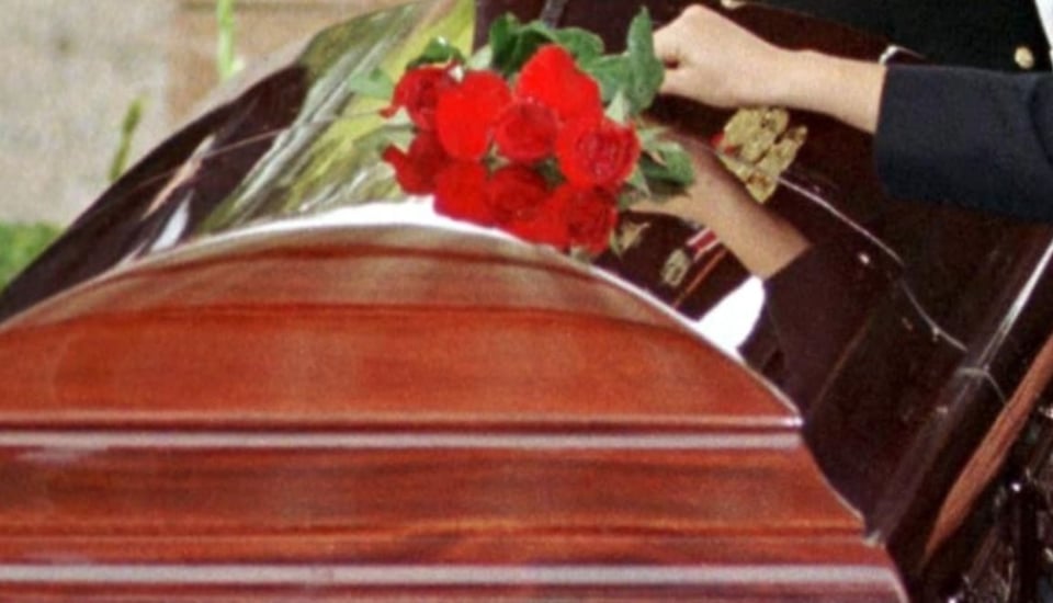 Famoso rapero muere después de que le extirparan un tumor espinal