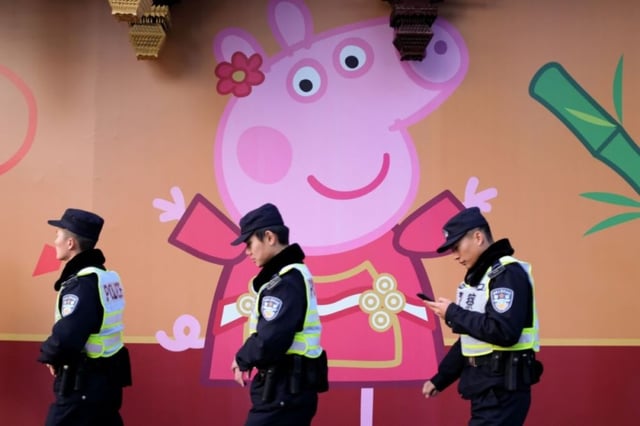 Entierran a niña de dos años en ataúd de Peppa Pig (FOTOS)