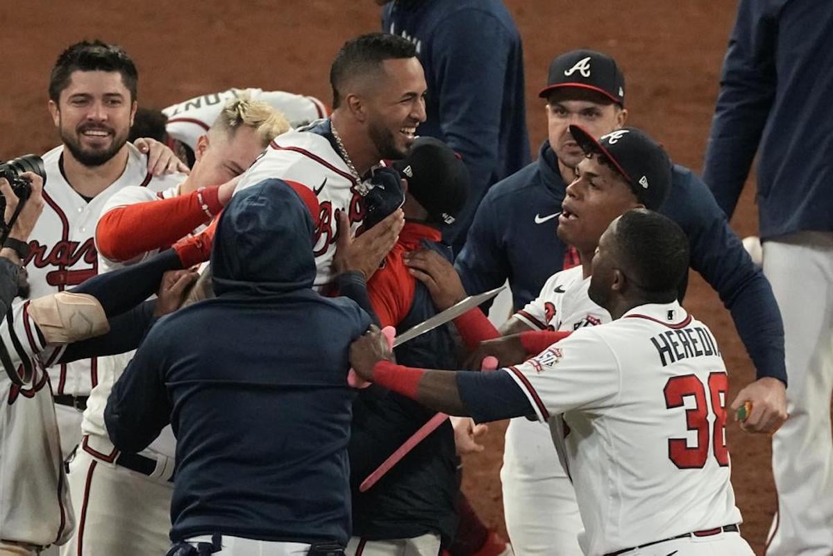 Otra noche mágica de los Bravos de Atlanta ante los Dodgers
