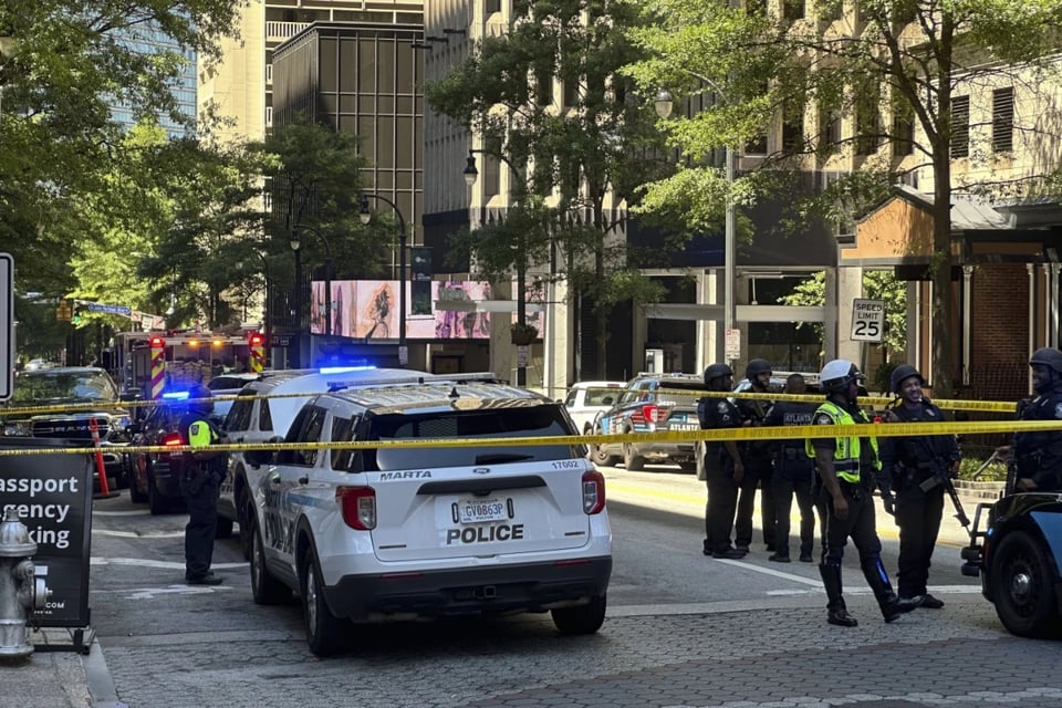Shooting, Peachtree Center Mall, Injured, Police, Shooting Reported at Peachtree Center, Atlanta
