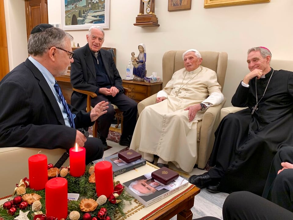 Muere papa Benedicto XVI