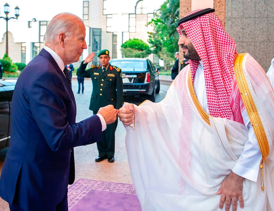 Joe Biden salute prince