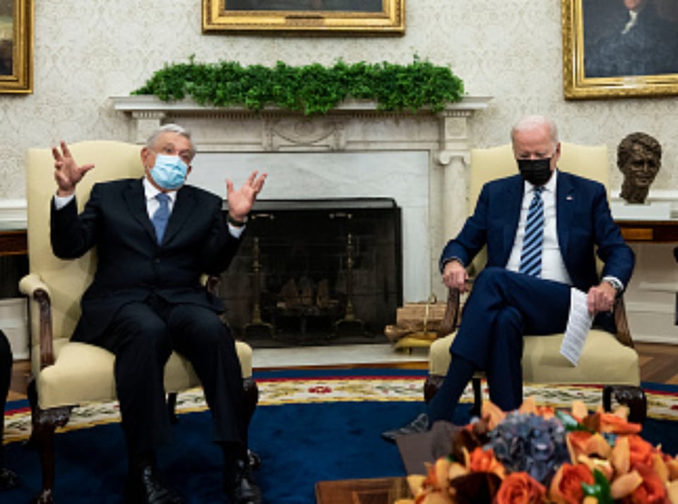 AMLO pide reforma migratoria a Joe Biden en reunión