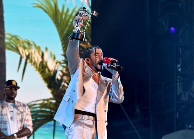 Bad Bunny becomes the first Latino to win Artist of the Year at the 2022 MTV VMAs