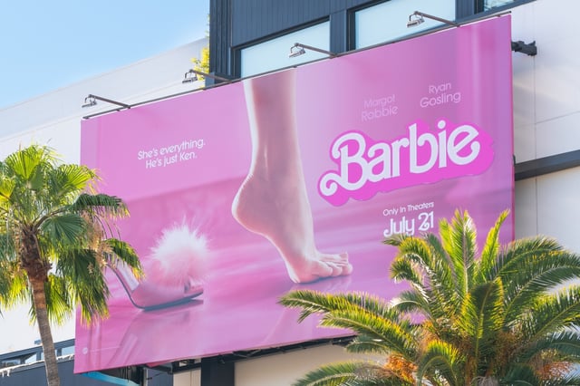 Papá se viste de rosa para acompañar a su hija al estreno de Barbie