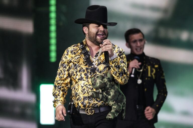 ¿Luis R. Conriquez se divorcia? Estaría enfrentando problemas con su esposa
