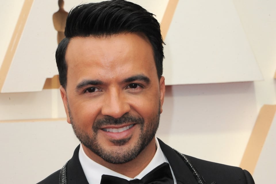 Luis Fonsi, singer-songwriter, Puerto Rico, MundoNow