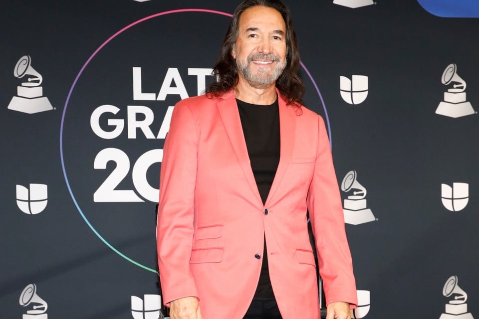 Latin Grammys, Mexican, MundoNow, Beatriz Adriana accusations, El Buki
