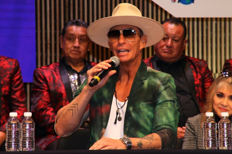 Statements, MundoNow, veracity, singer, speculation