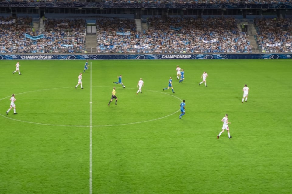 Suspenden partido Waalwijk, Mandemakers Stadion, Etienne Vaessen, suspensión, emocional, reacciones, apoyo