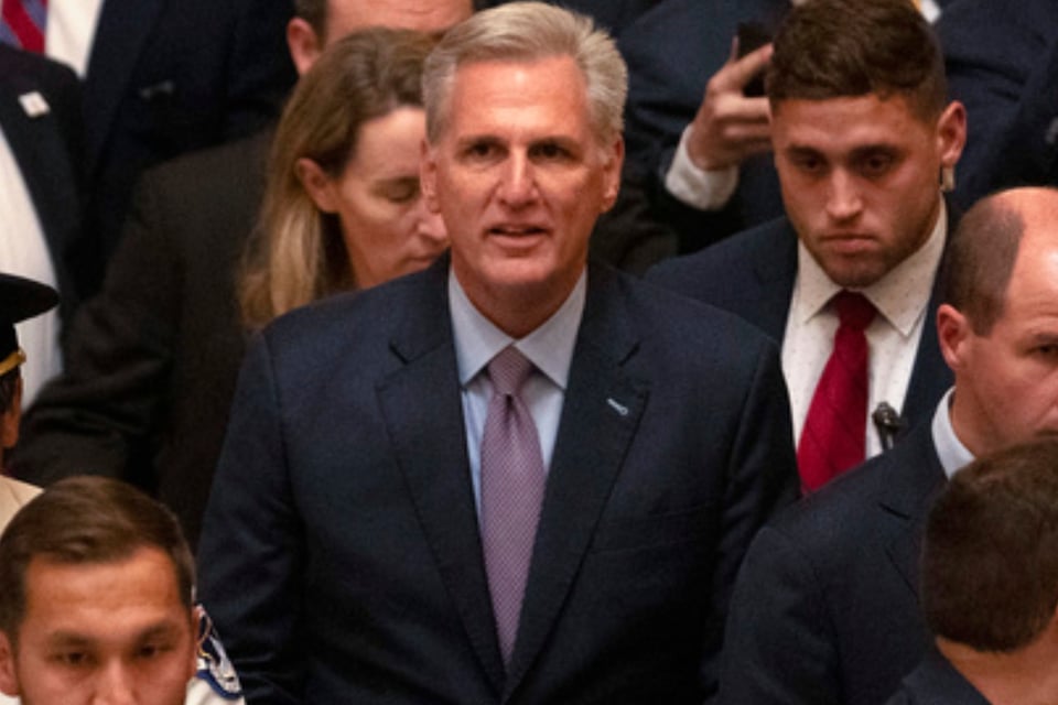 Kevin McCarthy, incertidumbre, redes sociales, medios, Twitter, Facebook,