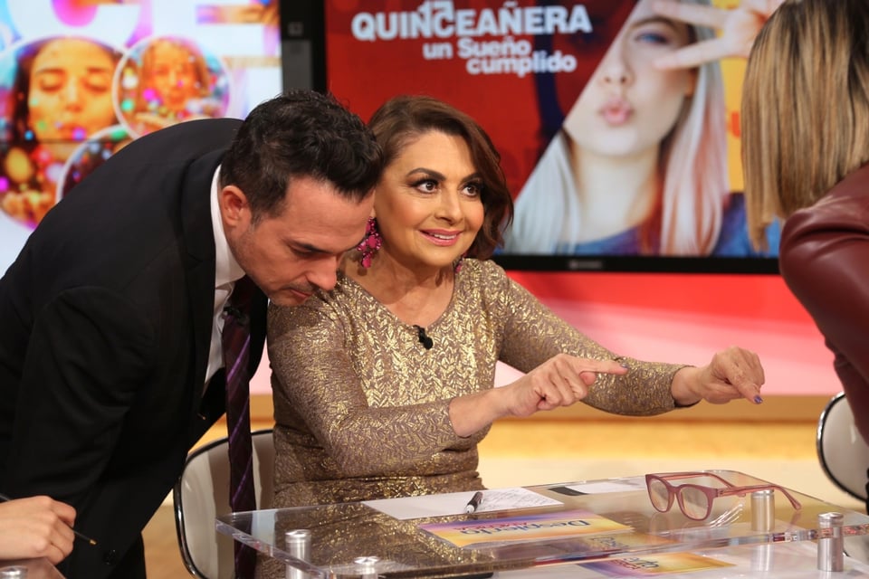 Mundonow, noticiero, compañeros, pantallas, redes
