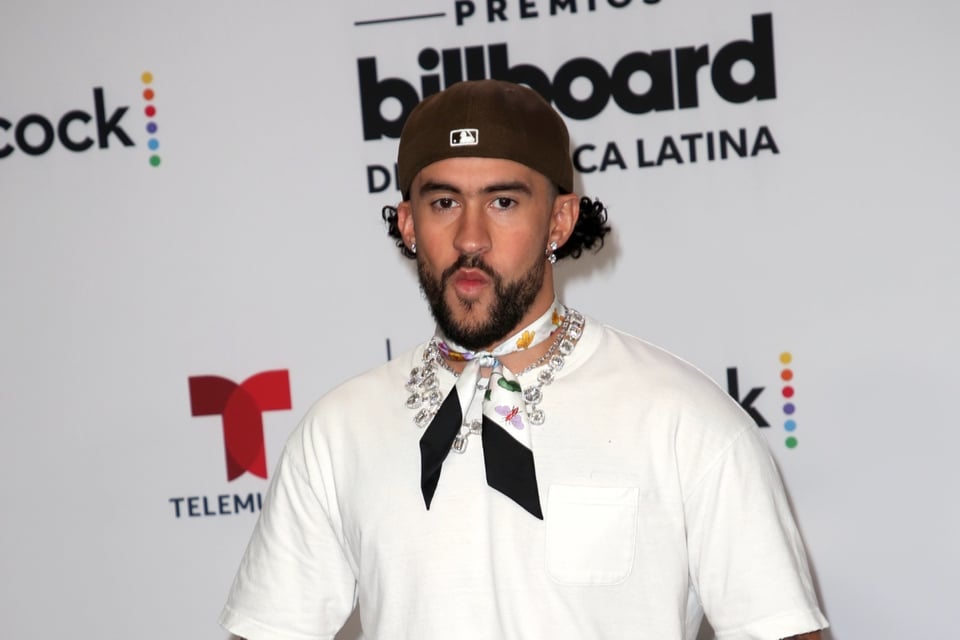 Bad, Video, Reacciones, Intercambio, Saludo, Beso, Puertorriqueño, Mexicana