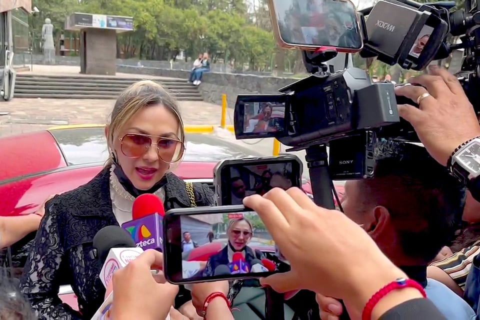 prensa, relaciones, padres ausentes, autosuficiencia, crianza, perspectivas, trabajo, indirecta
