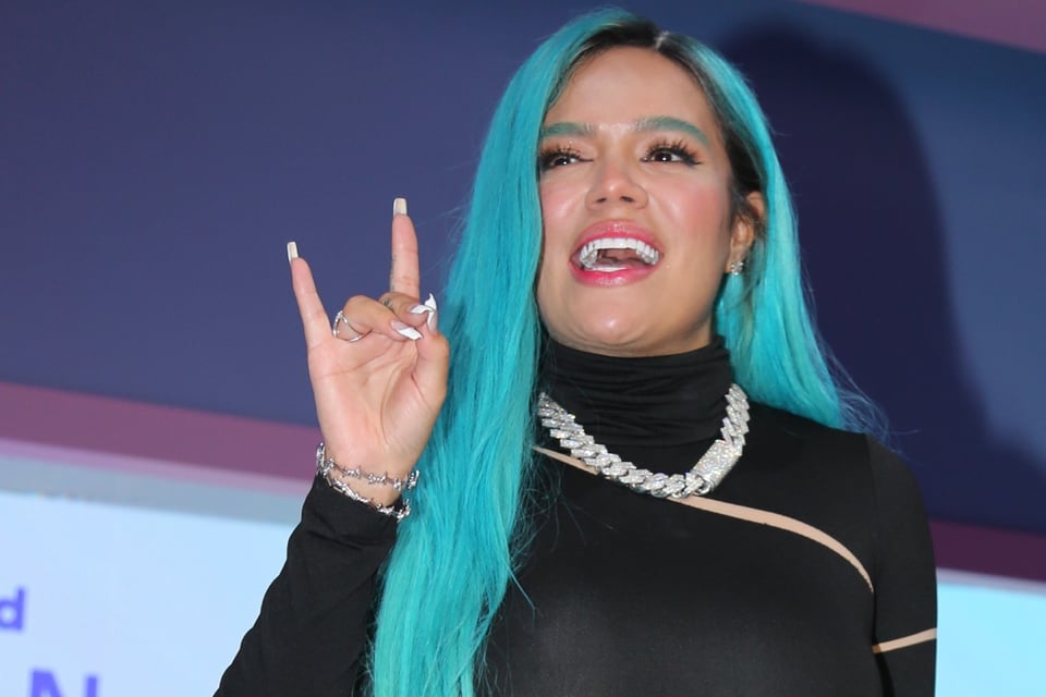 Karol G wardrobe malfunction