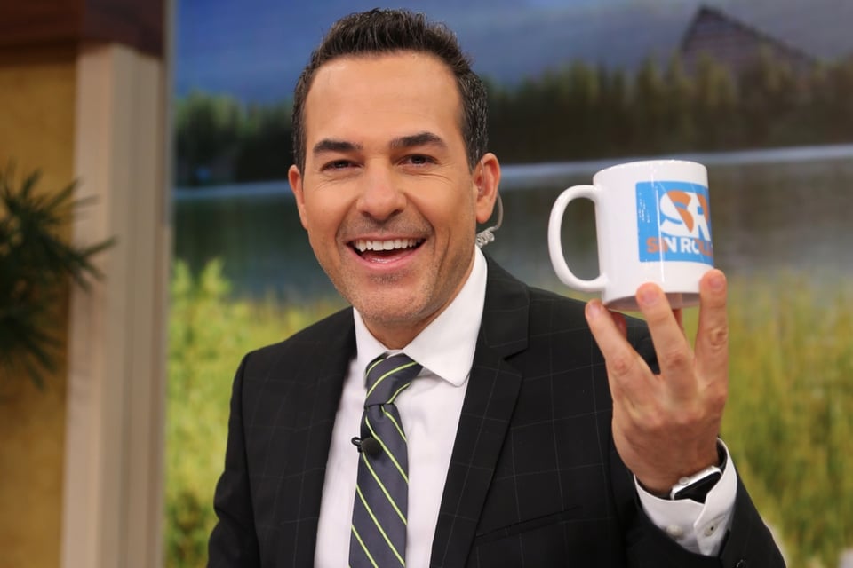Presentador mexicano en el programa Sin rollo, MundoNow