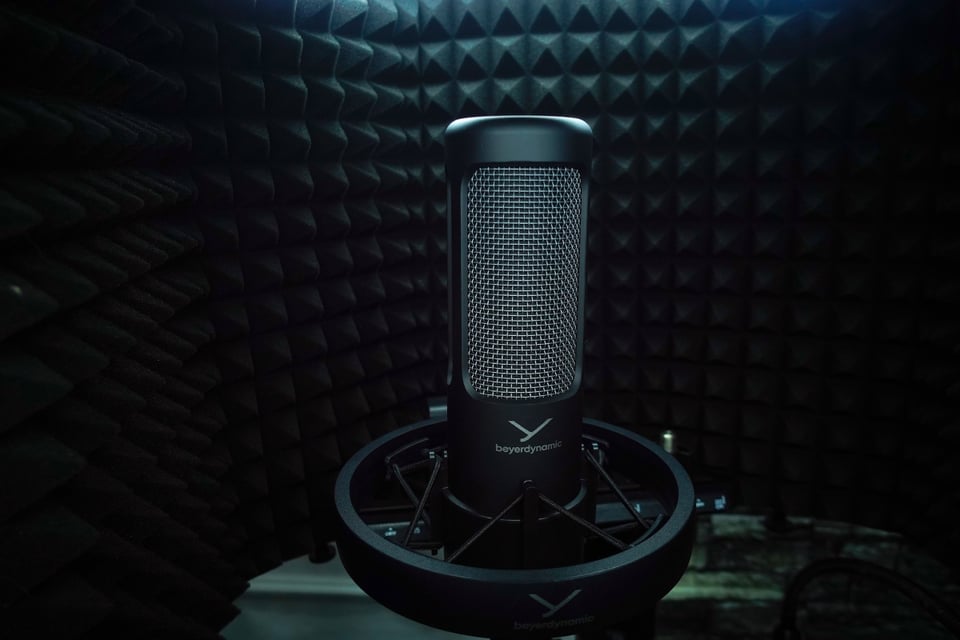 Micrófono, Estudio de grabación. MundoNow